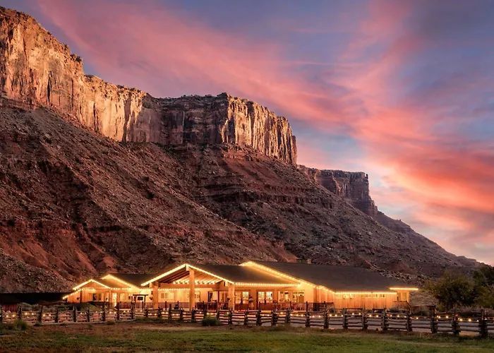 Private Villa: Red Cliffs Lodge Moab